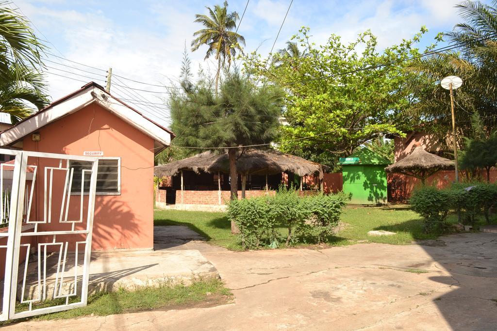 Pink Hostel Acra Exterior foto