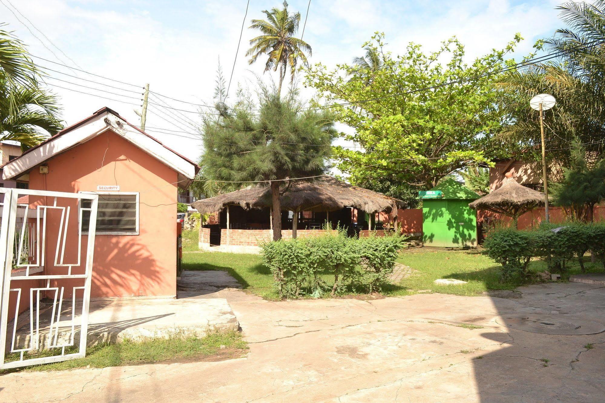 Pink Hostel Acra Exterior foto